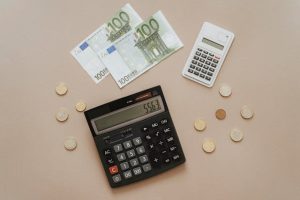 Taxele și impozitele la cazinourile online: O privire detaliată asupra costurilor ascunse