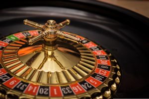 Ce sunt free spins și cum funcționează rotirile gratuite la sloturi