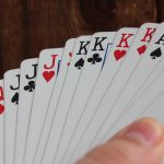 Ce înseamnă rake într-un joc de poker și cum este calculat