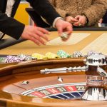 Ruleta live explicată: cum funcționează o masă cu dealer și transmisie video